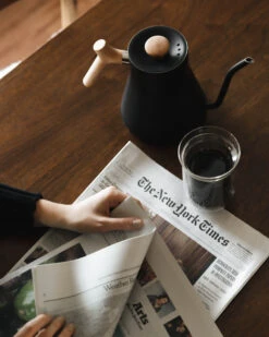 Fellow Stagg EKG 0.9L Kettle - Black And Maple -Coffee Drink Store 3T0B7313