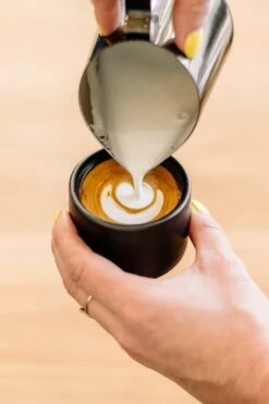 Fellow Eddy Steaming Pitcher 18oz - Graphite 7 Fellow Eddy Steaming Pitcher 18oz - Graphite -Coffee Drink Store BHxFellow InitialSelects Edited 15 76d6e830 a922 4e9f b492 3e1f824fe982