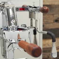 Bezzera Magica PID Espresso Machine With Flow Control - Rosewood 16 Bezzera Magica PID Espresso Machine With Flow Control - Rosewood -Coffee Drink Store IMG 8543 fc59fd68 c173 4c03 9601 5282e2aa867d