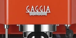 Gaggia Classic Pro Espresso Machine In Lobster Red -Coffee Drink Store closeup logo 1560x790 a1cd9cb5 f8ea 4ba5 9618 c9ce114f3499